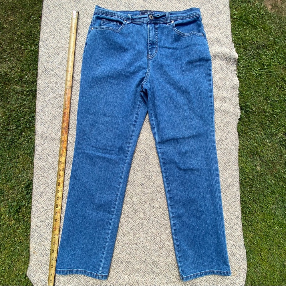Charter Club Classic Straight Denim Blue Jeans size 12 12s High Rise